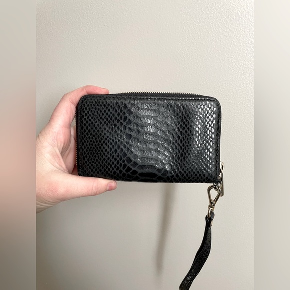 Michael Kors Wallet - Picture 2 of 5